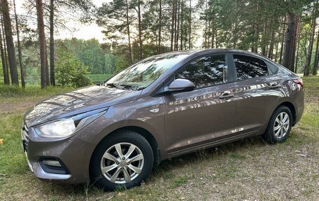 Hyundai Solaris II рестайлинг, 2018 год, 1 200 000 рублей, 1 фотография