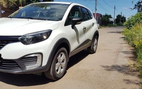 Renault Kaptur I рестайлинг, 2019 год, 2 000 000 рублей, 2 фотография