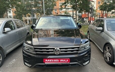 Volkswagen Tiguan II, 2017 год, 2 850 000 рублей, 2 фотография