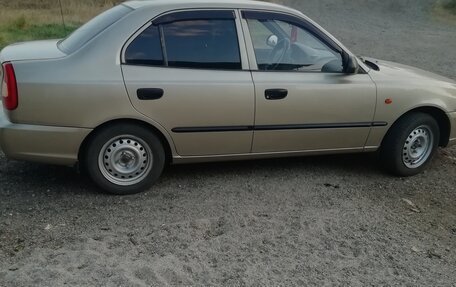 Hyundai Accent II, 2005 год, 320 000 рублей, 2 фотография