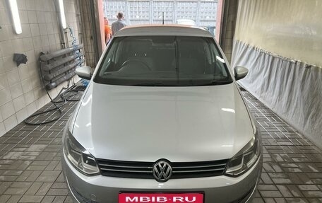 Volkswagen Polo VI (EU Market), 2013 год, 1 180 000 рублей, 2 фотография