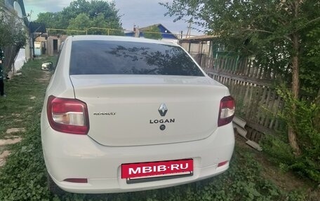 Renault Logan II, 2018 год, 700 000 рублей, 2 фотография