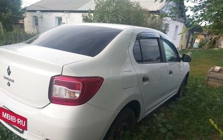 Renault Logan II, 2018 год, 700 000 рублей, 3 фотография