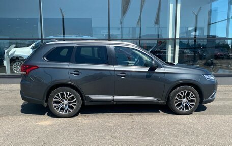 Mitsubishi Outlander III рестайлинг 3, 2018 год, 1 895 000 рублей, 4 фотография