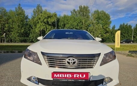 Toyota Camry, 2013 год, 1 720 000 рублей, 2 фотография