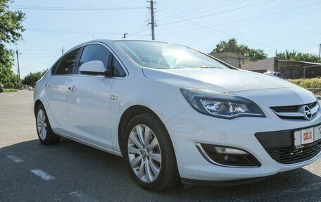 Opel Astra J, 2013 год, 1 350 000 рублей, 2 фотография