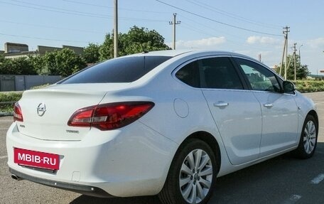 Opel Astra J, 2013 год, 1 350 000 рублей, 3 фотография