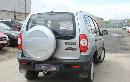 Chevrolet Niva I рестайлинг, 2015 год, 639 990 рублей, 6 фотография