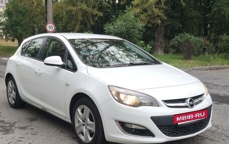 Opel Astra J, 2013 год, 900 000 рублей, 4 фотография