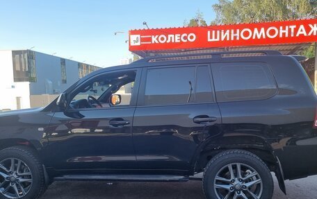 Toyota Land Cruiser 200, 2010 год, 2 799 000 рублей, 3 фотография