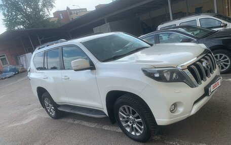 Toyota Land Cruiser Prado 150 рестайлинг 2, 2017 год, 4 350 000 рублей, 3 фотография