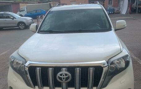 Toyota Land Cruiser Prado 150 рестайлинг 2, 2017 год, 4 350 000 рублей, 2 фотография