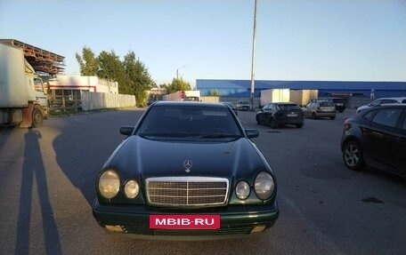 Mercedes-Benz E-Класс, 1997 год, 329 000 рублей, 2 фотография