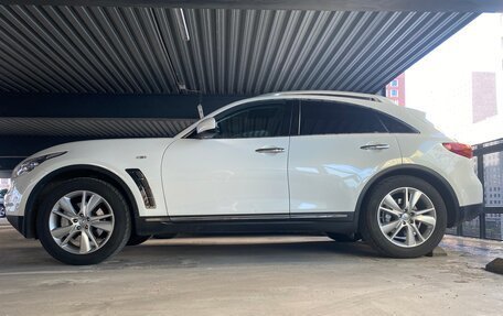 Infiniti QX70, 2015 год, 3 250 000 рублей, 10 фотография