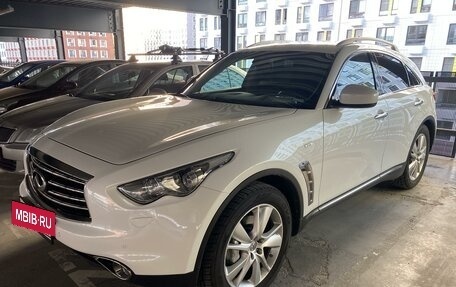 Infiniti QX70, 2015 год, 3 250 000 рублей, 8 фотография