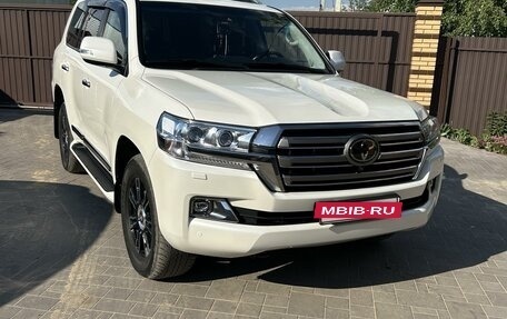 Toyota Land Cruiser 200, 2020 год, 9 500 000 рублей, 2 фотография