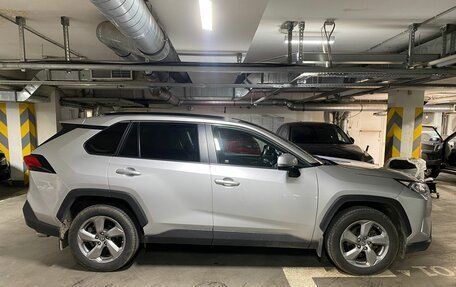 Toyota RAV4, 2021 год, 3 799 000 рублей, 5 фотография