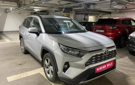 Toyota RAV4, 2021 год, 3 799 000 рублей, 2 фотография