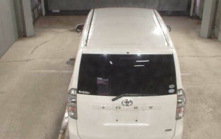 Toyota Voxy II, 2011 год, 1 615 000 рублей, 3 фотография