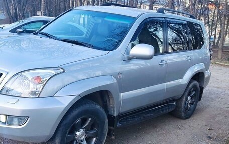 Toyota Land Cruiser Prado 120 рестайлинг, 2003 год, 1 750 000 рублей, 2 фотография