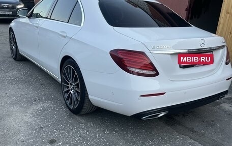 Mercedes-Benz E-Класс, 2018 год, 3 520 000 рублей, 4 фотография