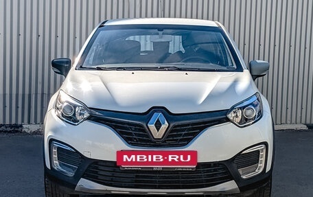 Renault Kaptur I рестайлинг, 2019 год, 1 020 000 рублей, 2 фотография