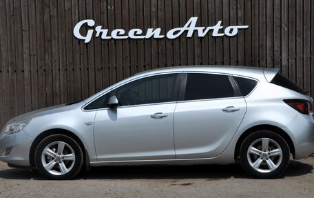 Opel Astra J, 2011 год, 760 000 рублей, 2 фотография