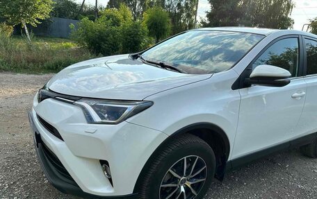 Toyota RAV4, 2017 год, 2 880 000 рублей, 3 фотография