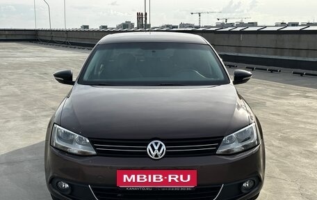 Volkswagen Jetta VI, 2014 год, 1 035 564 рублей, 2 фотография