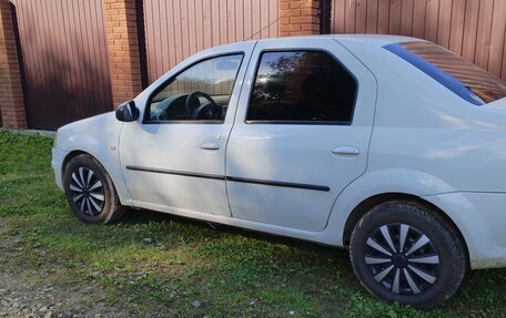 Renault Logan I, 2013 год, 410 000 рублей, 2 фотография