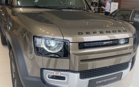 Land Rover Defender II, 2021 год, 9 900 000 рублей, 3 фотография