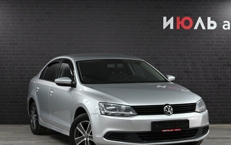 Volkswagen Jetta VI, 2013 год, 1 019 000 рублей, 2 фотография