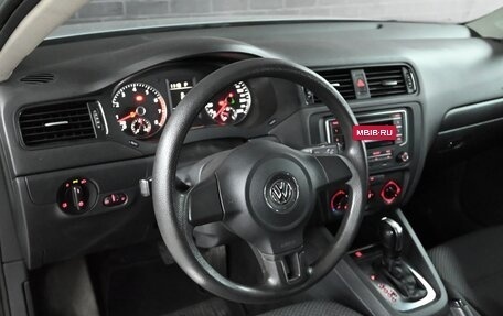 Volkswagen Jetta VI, 2013 год, 1 019 000 рублей, 8 фотография