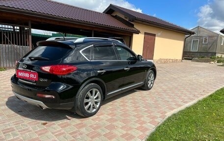 Infiniti QX50 I рестайлинг, 2016 год, 2 699 000 рублей, 10 фотография