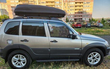 Chevrolet Niva I рестайлинг, 2015 год, 850 000 рублей, 3 фотография