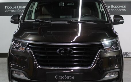 Hyundai Grand Starex Grand Starex I рестайлинг 2, 2018 год, 3 900 000 рублей, 5 фотография