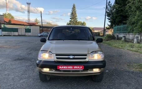 Chevrolet Niva I рестайлинг, 2004 год, 395 000 рублей, 2 фотография