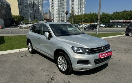 Volkswagen Touareg III, 2011 год, 2 650 000 рублей, 2 фотография