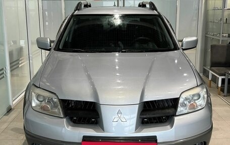 Mitsubishi Outlander III рестайлинг 3, 2005 год, 699 000 рублей, 2 фотография