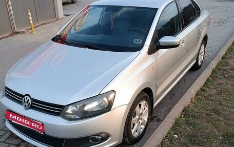 Volkswagen Polo VI (EU Market), 2012 год, 825 000 рублей, 2 фотография