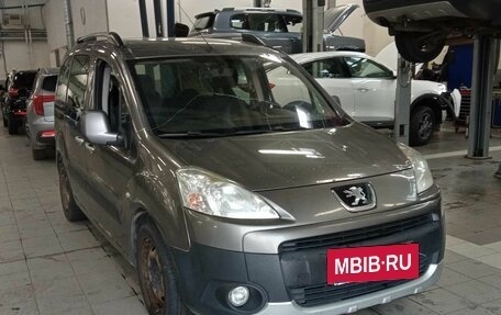 Peugeot Partner II рестайлинг 2, 2011 год, 750 000 рублей, 2 фотография