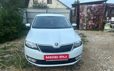 Skoda Rapid I, 2015 год, 860 000 рублей, 2 фотография