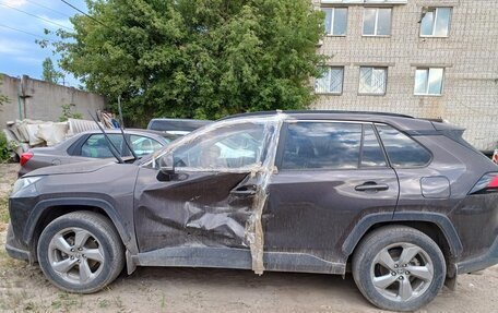 Toyota RAV4, 2019 год, 2 450 000 рублей, 2 фотография