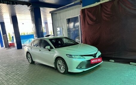 Toyota Camry, 2018 год, 2 670 000 рублей, 3 фотография