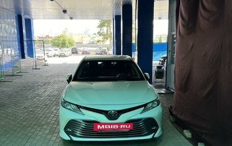 Toyota Camry, 2018 год, 2 670 000 рублей, 2 фотография