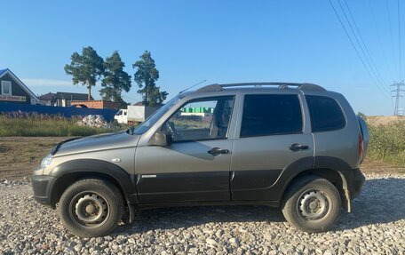 Chevrolet Niva I рестайлинг, 2011 год, 550 000 рублей, 2 фотография