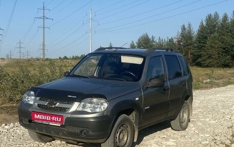 Chevrolet Niva I рестайлинг, 2011 год, 550 000 рублей, 3 фотография