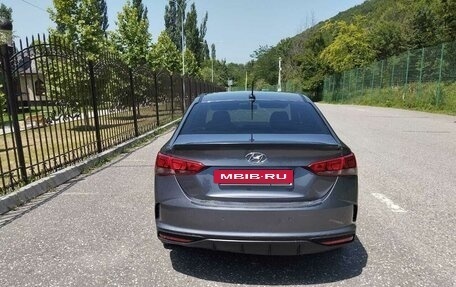 Hyundai Solaris II рестайлинг, 2021 год, 1 750 000 рублей, 16 фотография