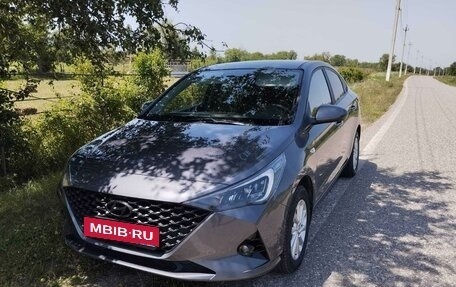 Hyundai Solaris II рестайлинг, 2021 год, 1 750 000 рублей, 21 фотография