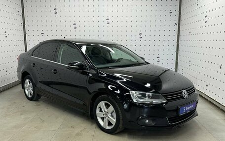 Volkswagen Jetta VI, 2011 год, 1 085 000 рублей, 2 фотография